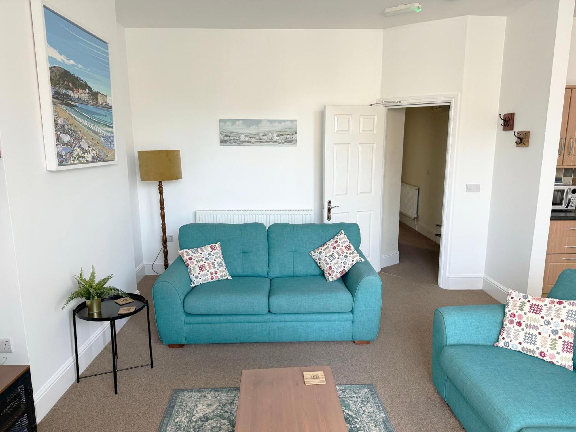 Private Parking, Central Llandudno, King Bed With Ensuite At Clement Lodge エクステリア 写真