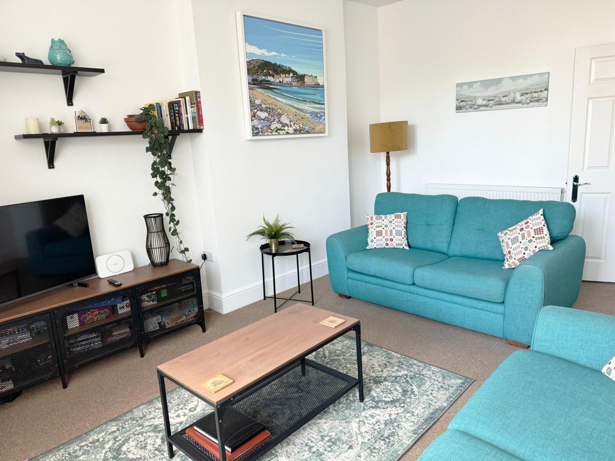 Private Parking, Central Llandudno, King Bed With Ensuite At Clement Lodge エクステリア 写真