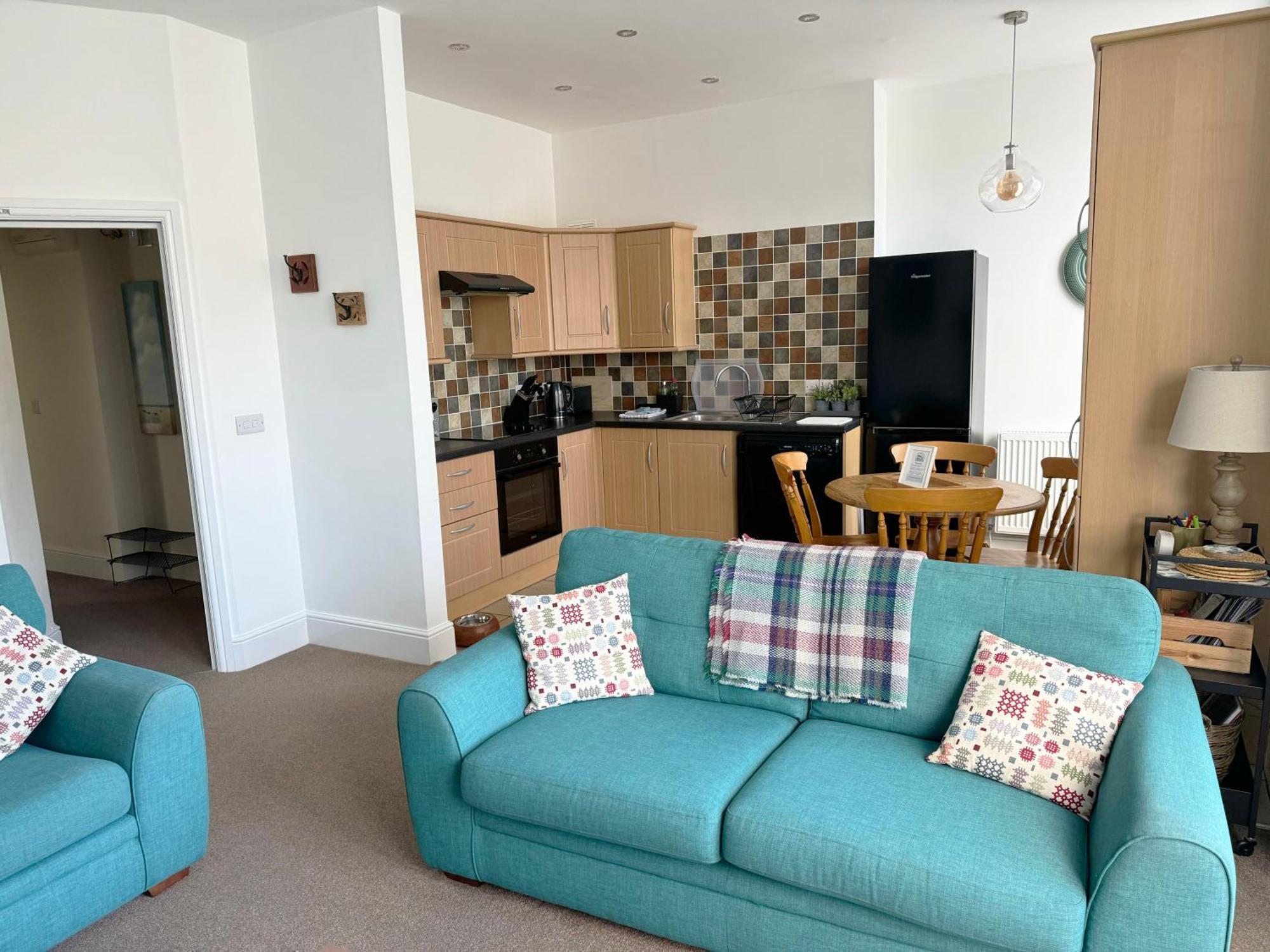 Private Parking, Central Llandudno, King Bed With Ensuite At Clement Lodge エクステリア 写真